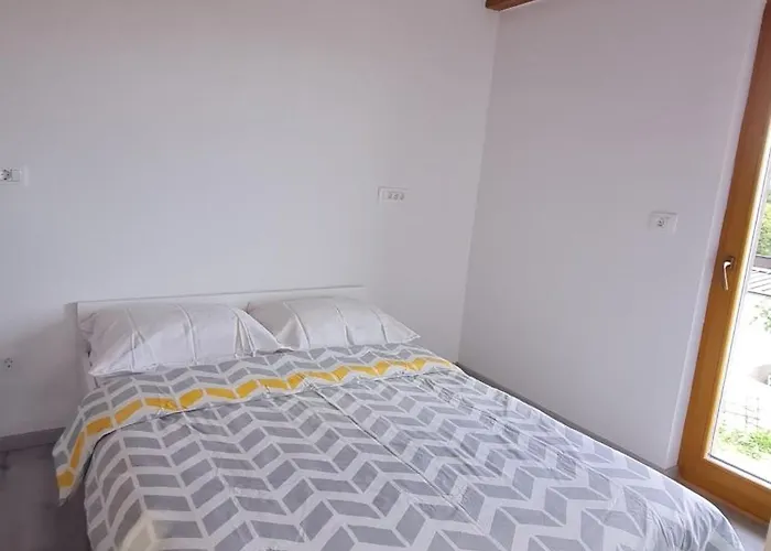 Hisa Nad Vinogradom Ptuj